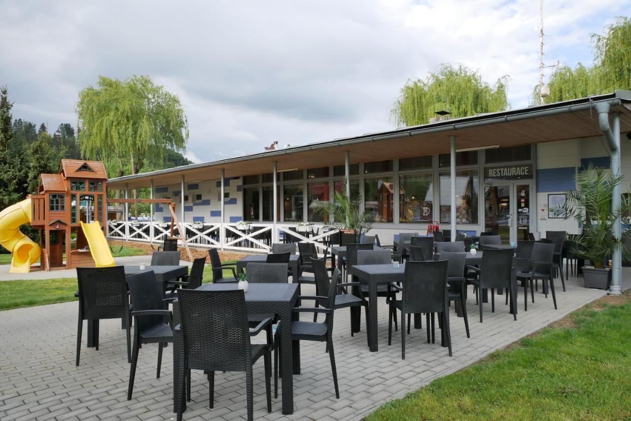 Camping Roznov Hotel Rožnov pod Radhoštěm Eksteriør billede