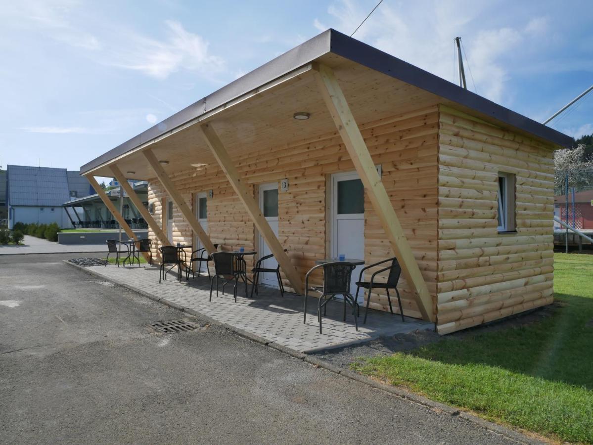 Camping Roznov Hotel Rožnov pod Radhoštěm Eksteriør billede