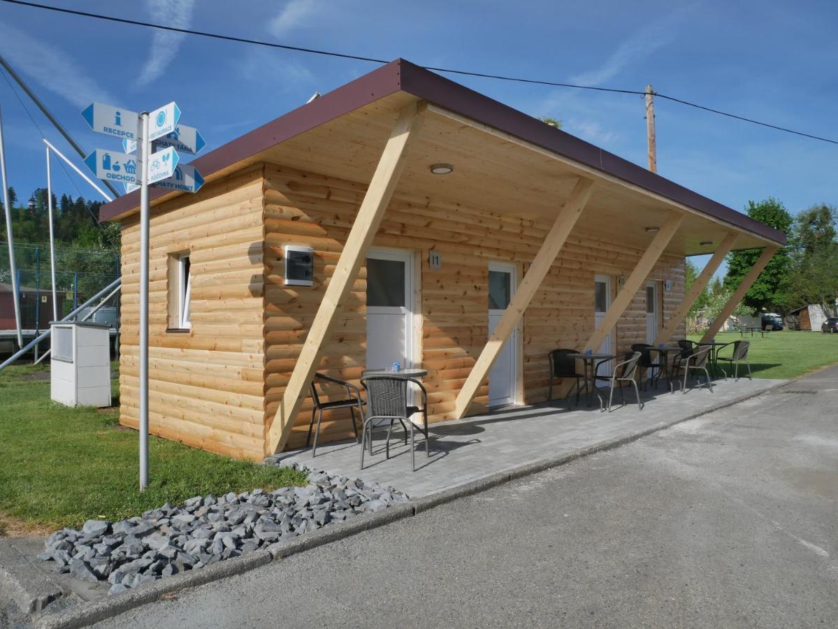 Camping Roznov Hotel Rožnov pod Radhoštěm Eksteriør billede