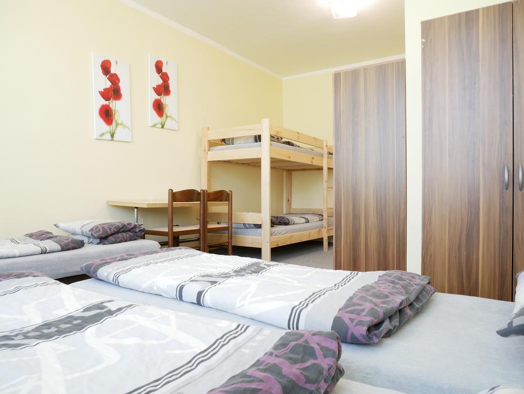 Camping Roznov Hotel Rožnov pod Radhoštěm Eksteriør billede