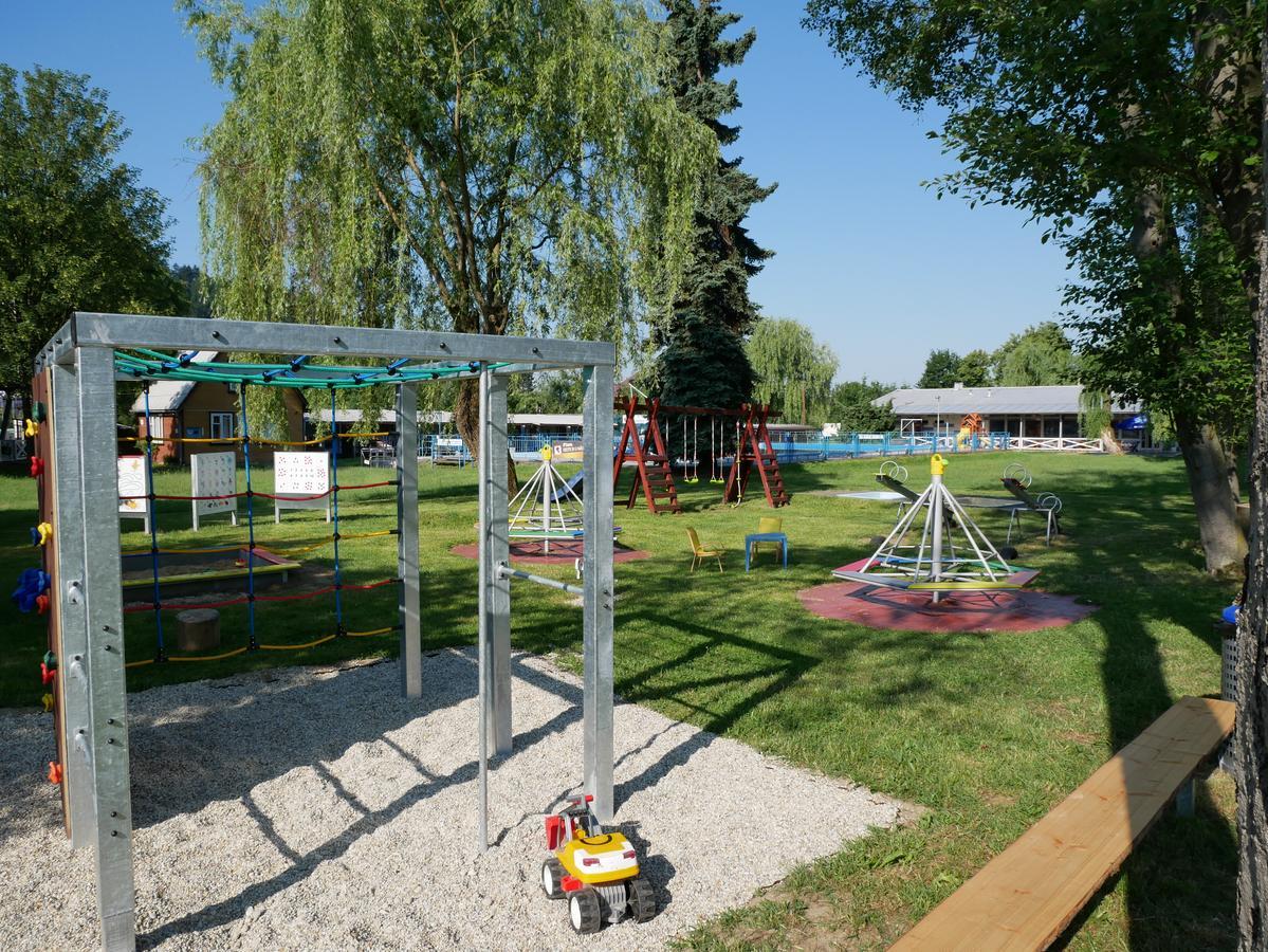 Camping Roznov Rožnov pod Radhoštěm Eksteriør billede